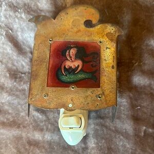 Rustic Brown and Red Wall Decor with Vintage Design